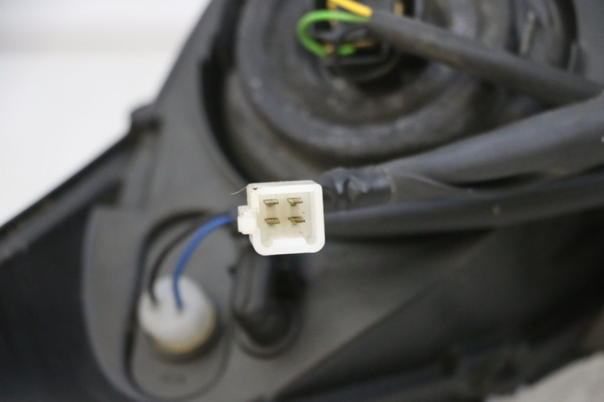 photo de FAROL DIANTEIRO YAMAHA XMAX X-MAX 125 (2006 - 2009) - Outro ângulo de visão