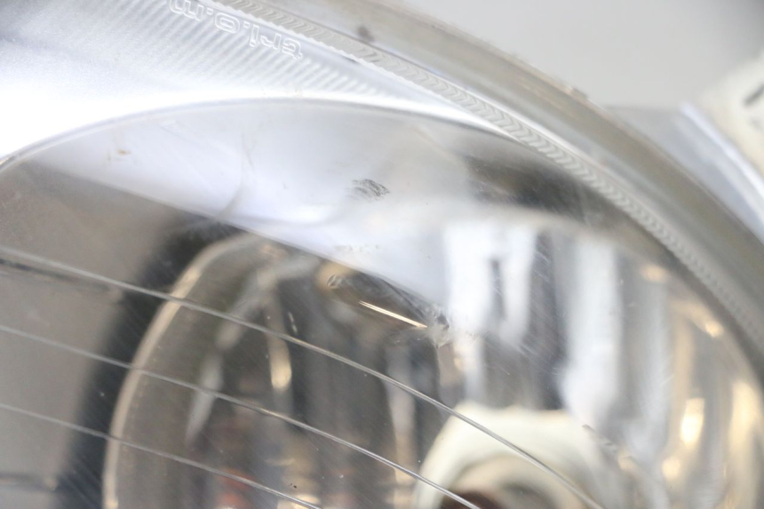 photo de FAROL DIANTEIRO YAMAHA X-MAX XMAX 125 (2010 - 2013) - Zoom do estado de desgaste