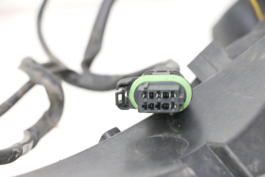 photo de FAROL DIANTEIRO PIAGGIO X8 STREET 125 (2006 - 2007) - Marcações e referências