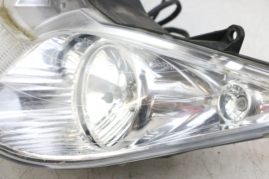 photo de FAROL DIANTEIRO PIAGGIO X8 125 (2004 - 2007) - Estado da superfície