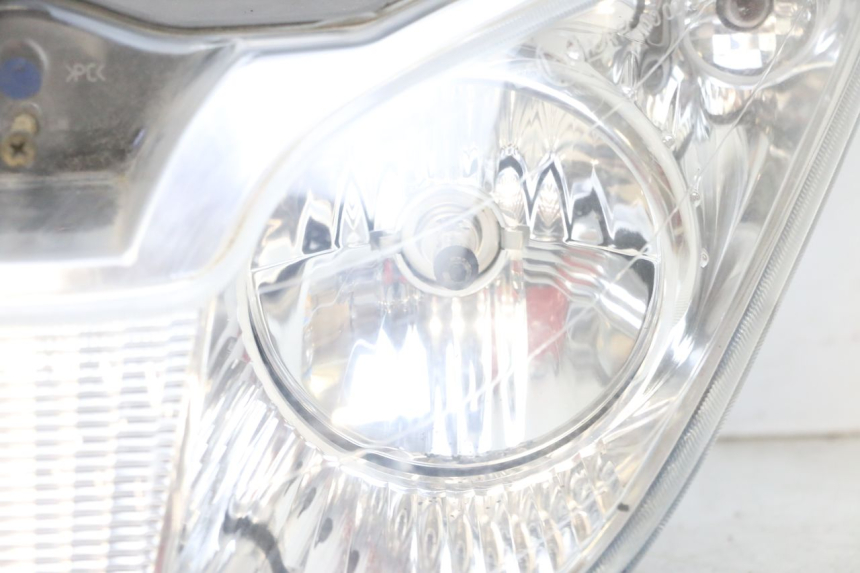 photo de FAROL DIANTEIRO PIAGGIO X8 125 (2004 - 2007) - Detalhes característicos