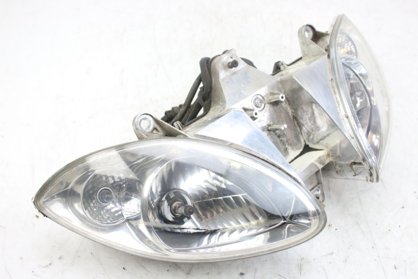 photo de FAROL DIANTEIRO PIAGGIO X9 EVOLUTION 250 (2003 - 2007) - Pontos de fixação