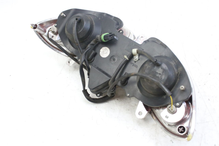 photo de FAROL DIANTEIRO PIAGGIO X9 EVOLUTION 125 (2003 - 2007) - Estado da superfície