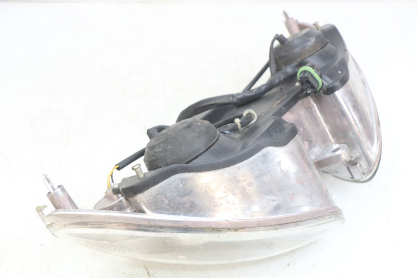 photo de FAROL DIANTEIRO PIAGGIO X9 EVOLUTION 125 (2003 - 2007) - Zoom do estado de desgaste