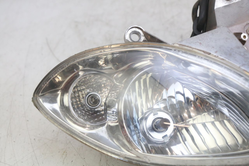 photo de FAROL DIANTEIRO PIAGGIO X9 EVOLUTION 125 (2003 - 2007) - Estado da superfície