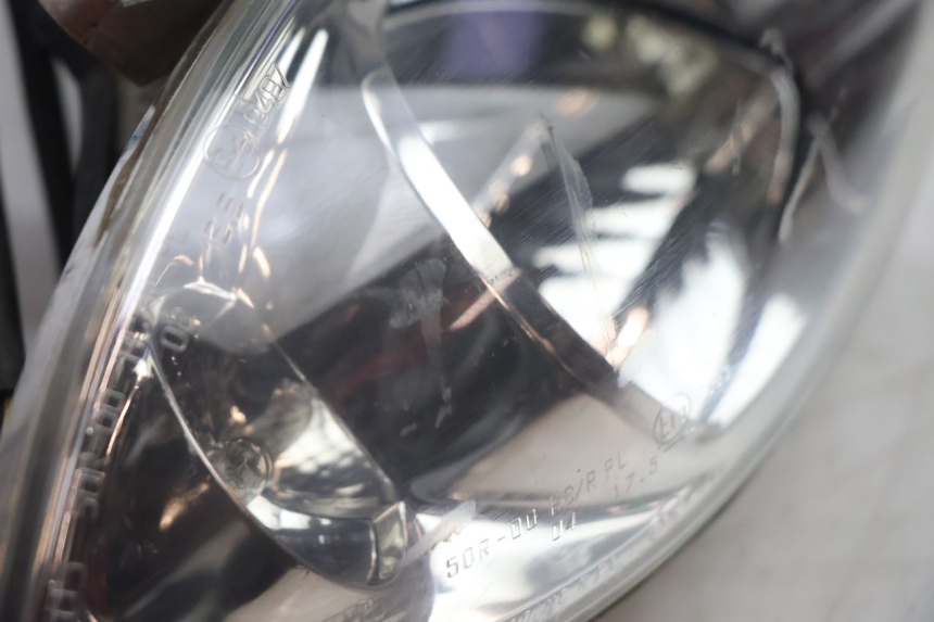 photo de FAROL DIANTEIRO PIAGGIO X9 EVOLUTION 125 (2003 - 2007) - Zoom do estado de desgaste