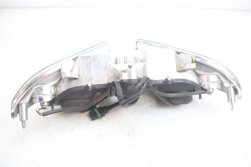 photo de FAROL DIANTEIRO PIAGGIO X9 EVOLUTION 125 (2003 - 2007) - Estado da superfície