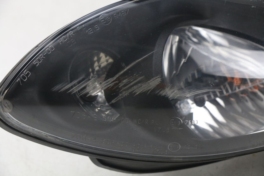 photo de FAROL DIANTEIRO PIAGGIO X9 125 (2000 - 2003) - Estado da superfície