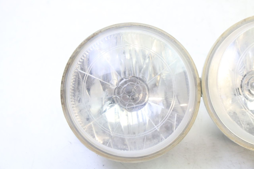 photo de FAROL DIANTEIRO YAMAHA YFM GRIZZLY 550 (2008 - 2015) - Zoom do estado de desgaste