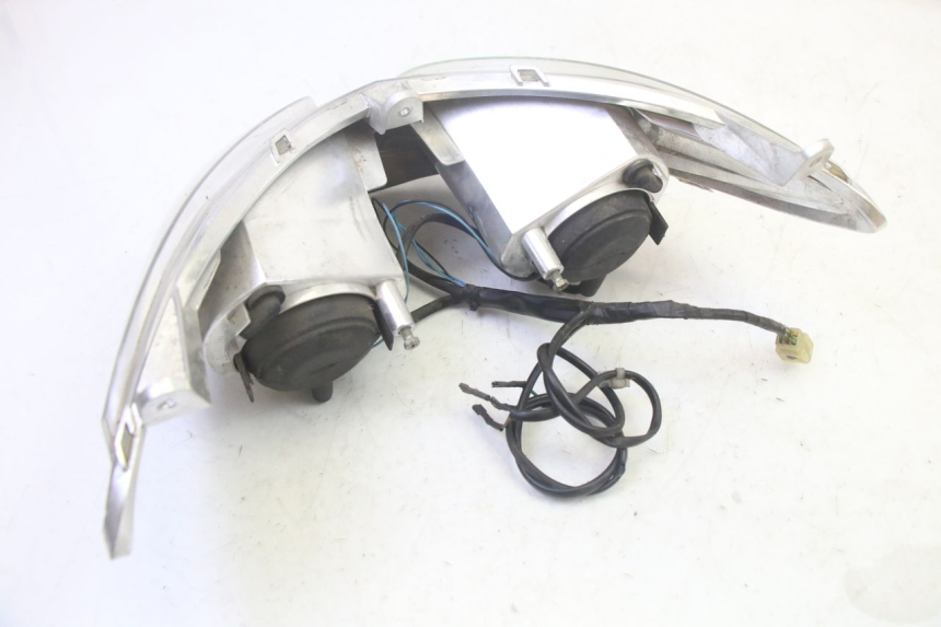 photo de FAROL DIANTEIRO YAMAHA YP MAJESTY 125 (2007 - 2010) - Pontos de fixação