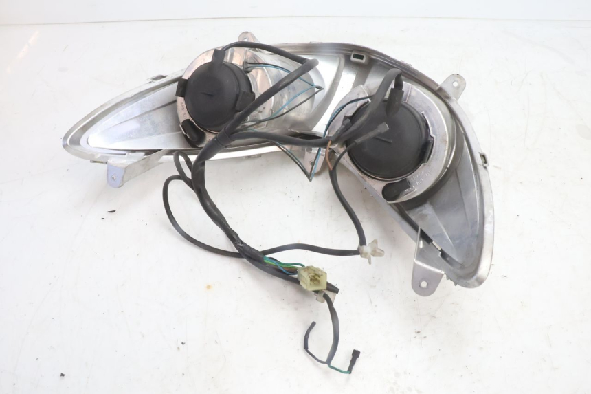 photo de FAROL DIANTEIRO YAMAHA YP MAJESTY 125 (2007 - 2010) - Estado da superfície