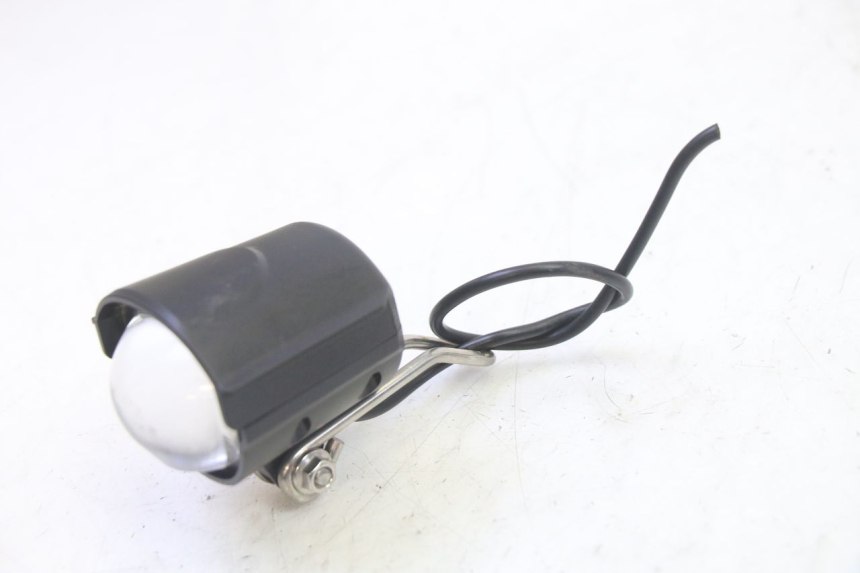 photo de FAROL DIANTEIRO MOOVWAY Z8 1 - Zoom do estado de desgaste