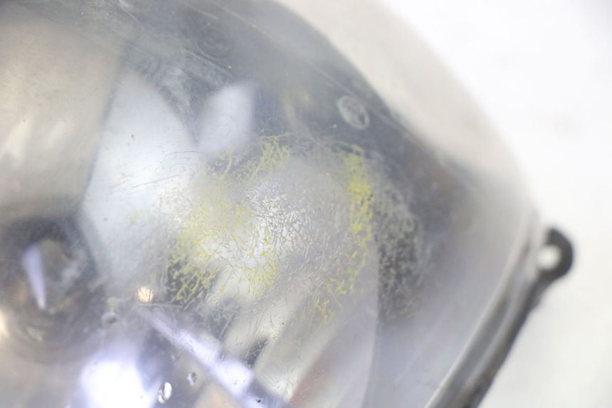 photo de FAROL DIANTEIRO PIAGGIO ZIP 4T 50 (2018 - 2020) - Zoom do estado de desgaste