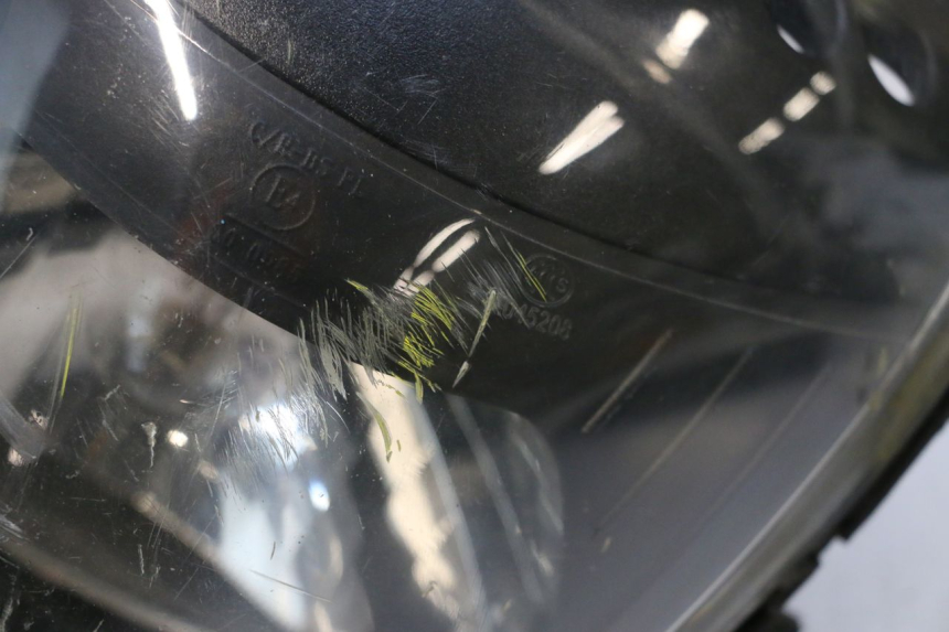 photo de FAROL DIANTEIRO PIAGGIO ZIP 4T 50 (2018 - 2020) - Zoom do estado de desgaste