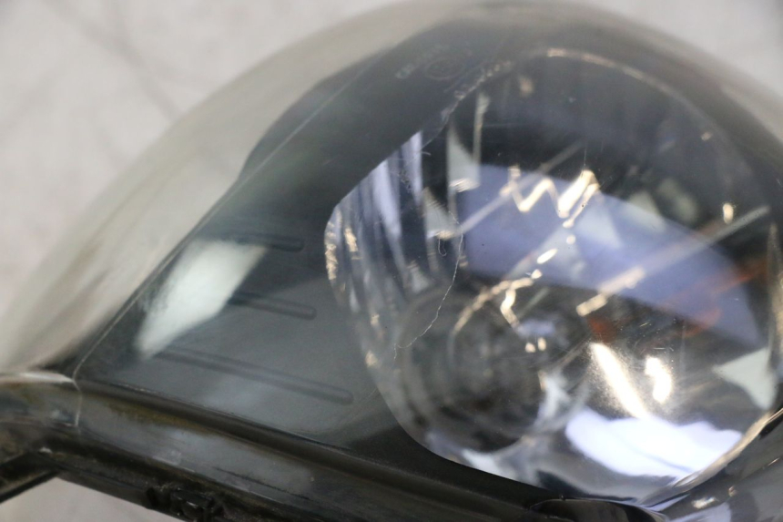 photo de FAROL DIANTEIRO PIAGGIO ZIP IGET 4T 50 (2021 - 2023) - Outro ângulo de visão