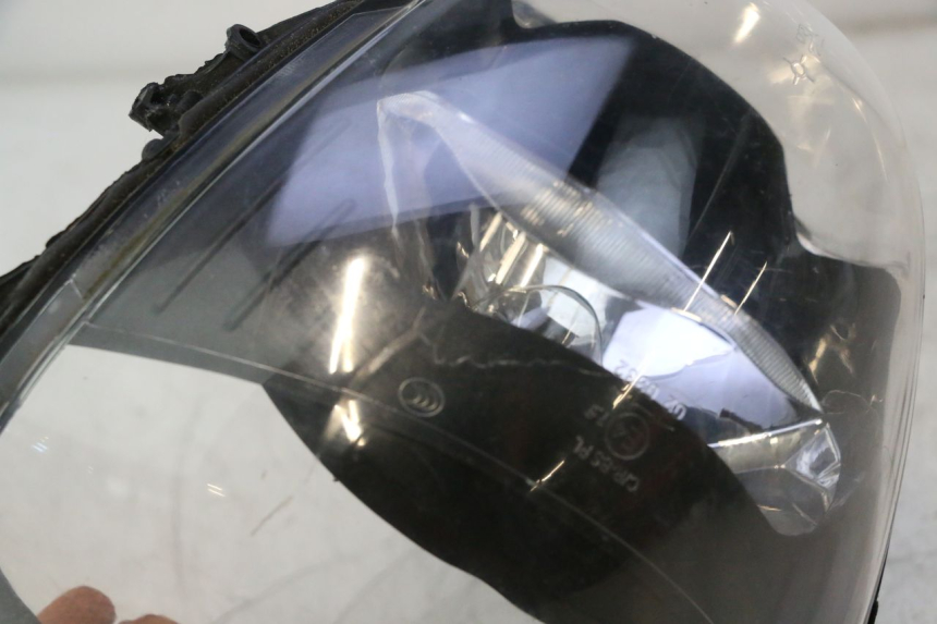 photo de FAROL DIANTEIRO PIAGGIO ZIP IGET 4T 50 (2021 - 2023) - Pontos de fixação