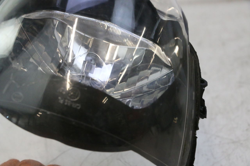 photo de FAROL DIANTEIRO PIAGGIO ZIP IGET 4T 50 (2021 - 2023) - Estado da superfície