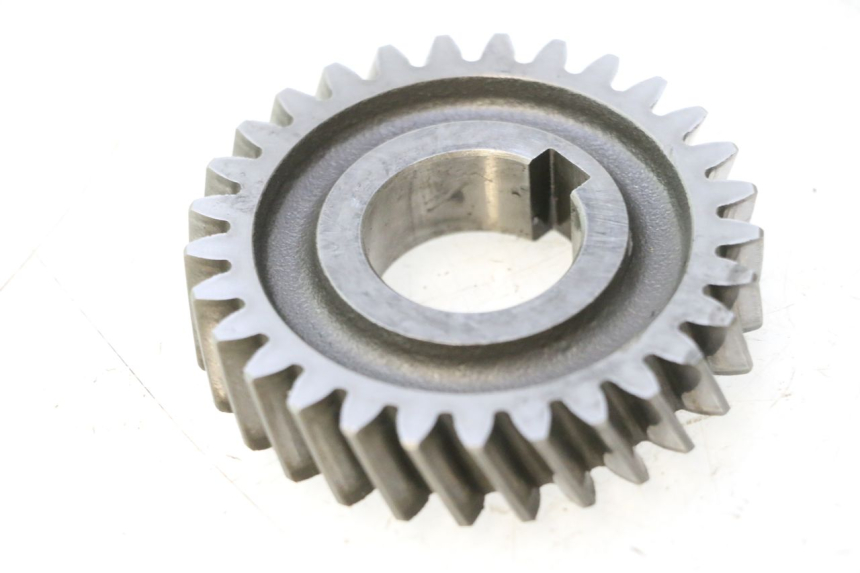 photo de ENGRENAGEM DE TRANSMISSÃO SUZUKI DR S 600 (1985 - 1989) - Detalhe da peça