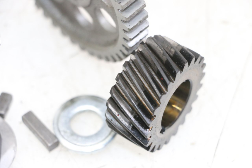 photo de ENGRENAGEM DE TRANSMISSÃO YAMAHA TDR DELTABOX 125 (1997 - 2003) - Outro ângulo de visão