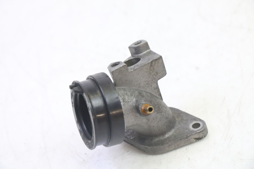 photo de TUBO DE ADMISSÃO SUZUKI BURGMAN 125 (2007 - 2014) - Zoom do estado de desgaste