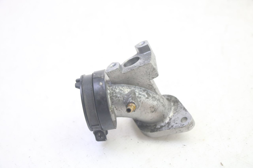 photo de TUBO DE ADMISSÃO SUZUKI BURGMAN 125 (2007 - 2014) - Zoom do estado de desgaste