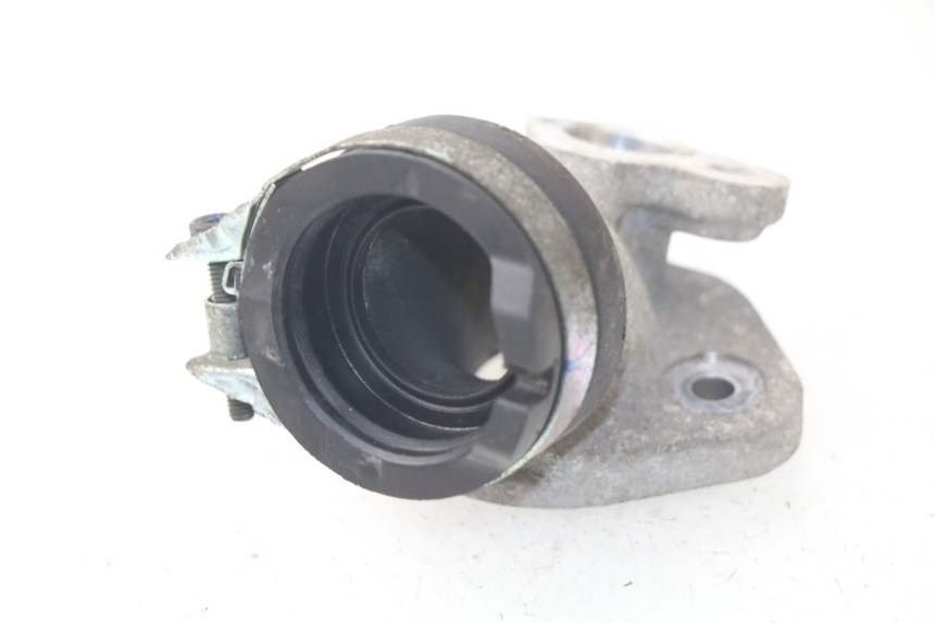photo de TUBO DE ADMISSÃO YAMAHA CYGNUS X INJECTION 125 (2007 - 2013) - Zoom do estado de desgaste