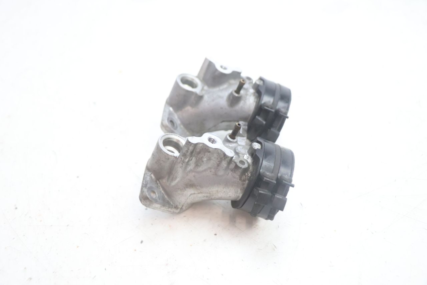 photo de TUBO DE ADMISSÃO HONDA FJS SILVER WING SILVERWING 400 (2005 - 2008) - Outro ângulo de visão