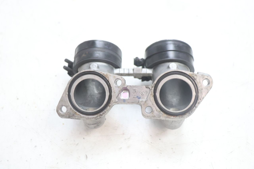 photo de TUBO DE ADMISSÃO HONDA FJS SILVER WING SILVERWING 400 (2005 - 2008) - Ampliação técnica
