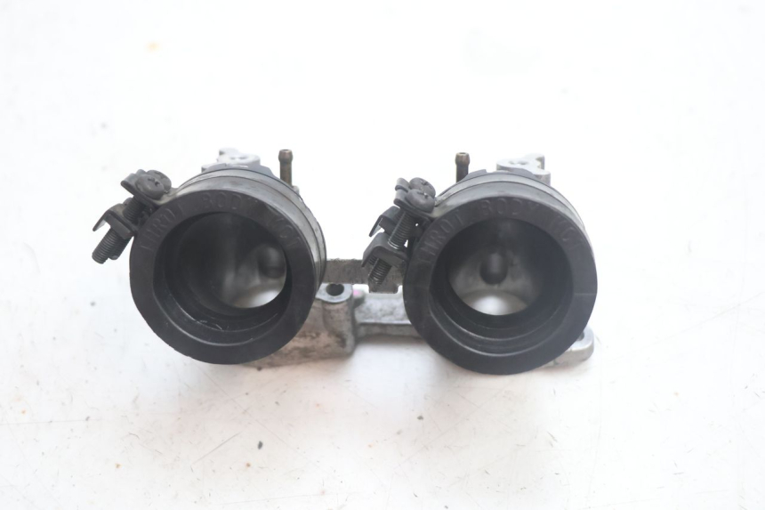 photo de TUBO DE ADMISSÃO HONDA FJS SILVER WING SILVERWING 400 (2005 - 2008) - Pontos de fixação