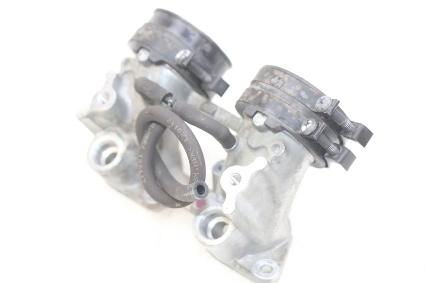 photo de TUBO DE ADMISSÃO HONDA FJS SILVERWING SILVER WING 400 (2009 - 2016) - Outro ângulo de visão