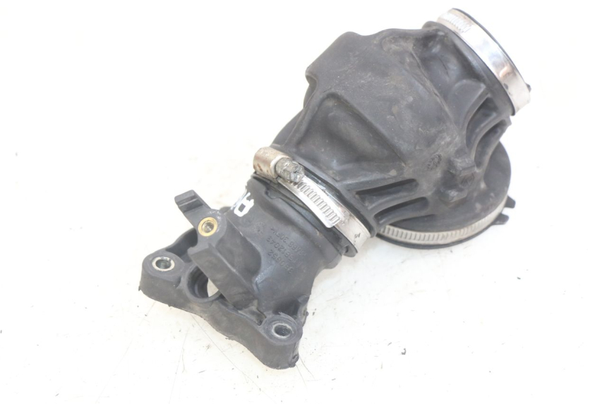 photo de TUBO DE ADMISSÃO GILERA GP 800 (2007 - 2013) - Detalhe da peça