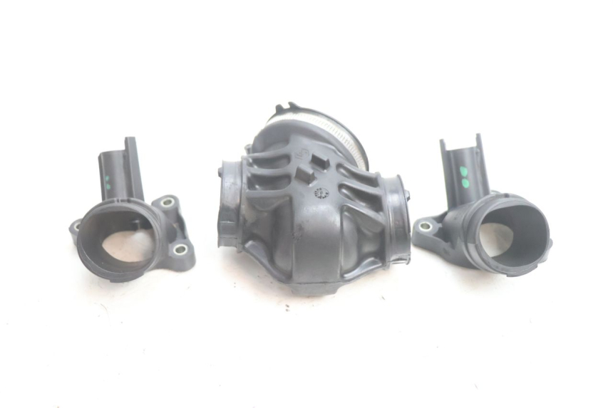 photo de TUBO DE ADMISSÃO GILERA GP 800 (2007 - 2013) - Detalhes característicos
