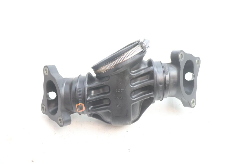 photo de TUBO DE ADMISSÃO GILERA GP 800 (2007 - 2013) - Vista geral