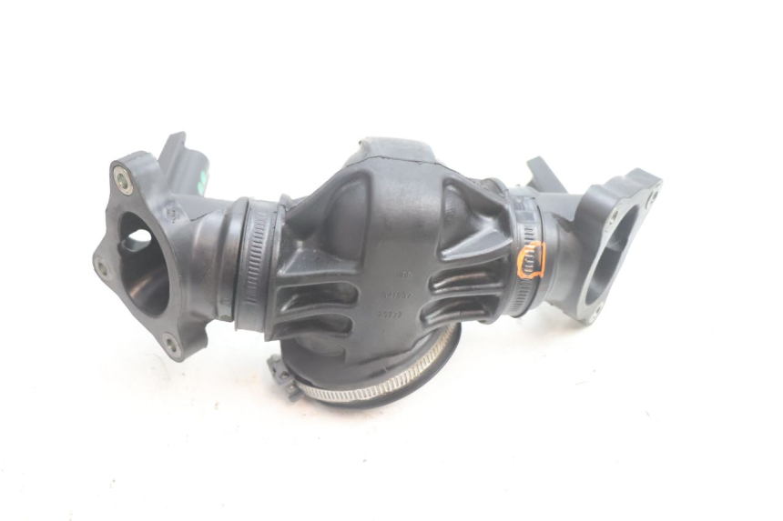 photo de TUBO DE ADMISSÃO GILERA GP 800 (2007 - 2013) - Marcações e referências