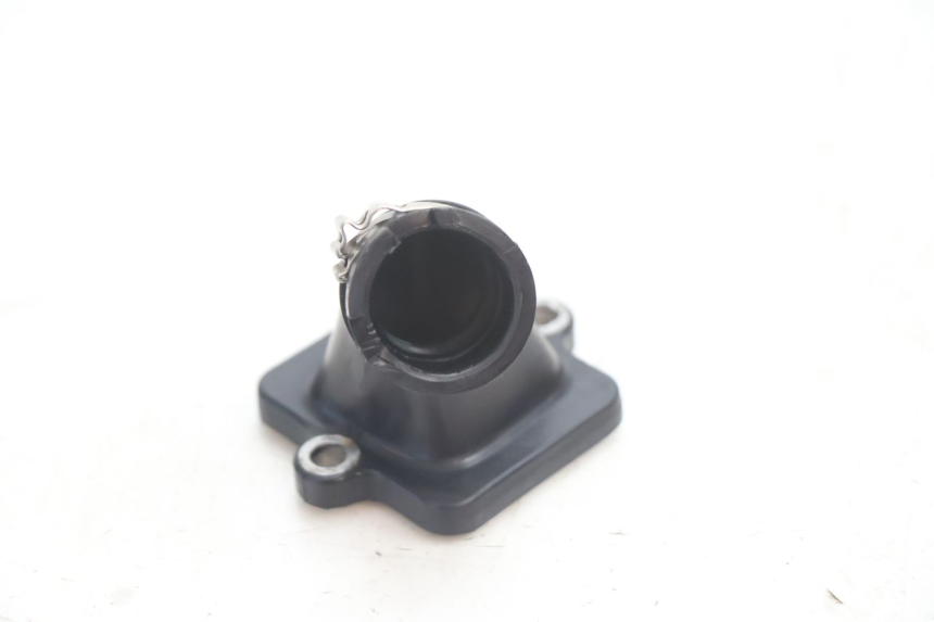photo de TUBO DE ADMISSÃO PEUGEOT KISBEE 2T 50 (2010 - 2017) - Zoom do estado de desgaste