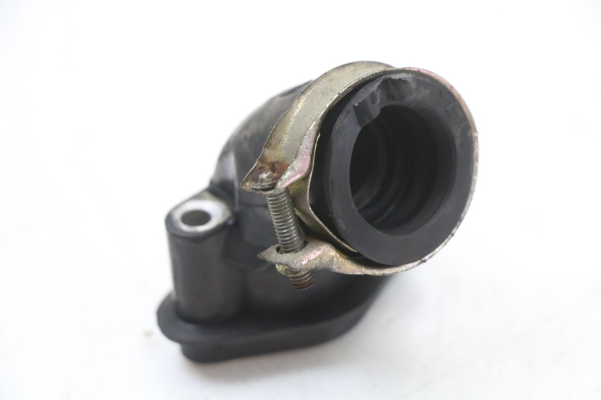 photo de TUBO DE ADMISSÃO PEUGEOT KISBEE 4T 50 (2010 - 2017) - Zoom do estado de desgaste