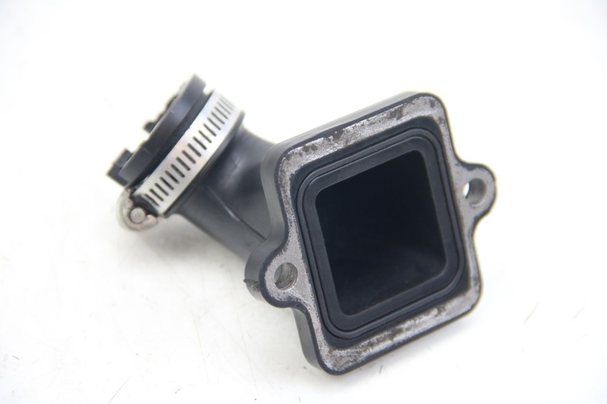 photo de TUBO DE ADMISSÃO PEUGEOT LUDIX 50 (2008 - 2017) - Zoom do estado de desgaste