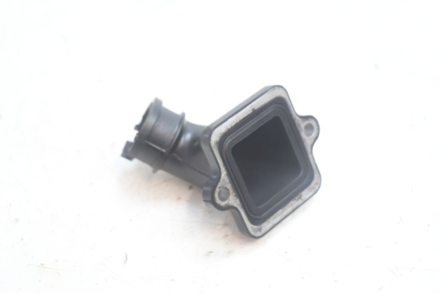 photo de TUBO DE ADMISSÃO PEUGEOT LUDIX 50 (2005 - 2007) - Outro ângulo de visão