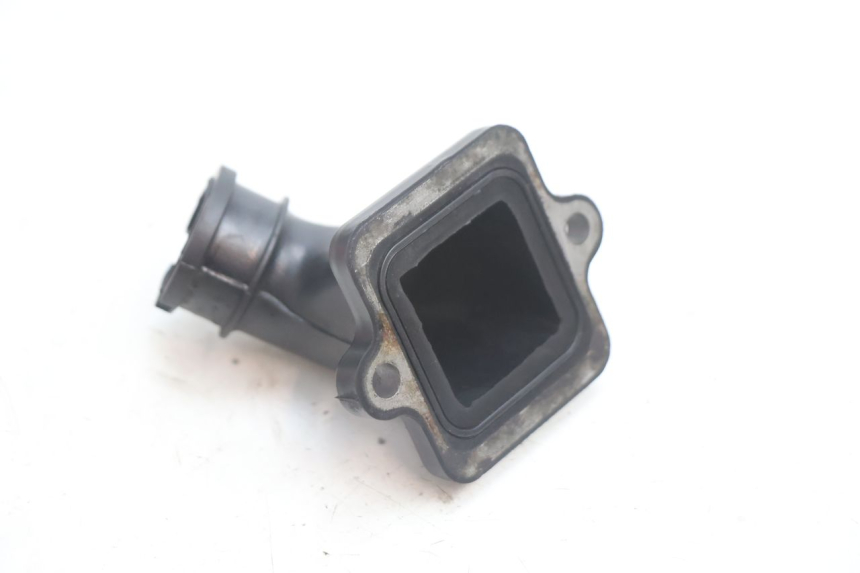 photo de TUBO DE ADMISSÃO PEUGEOT LUDIX ONE 50 (2004 - 2013) - Outro ângulo de visão