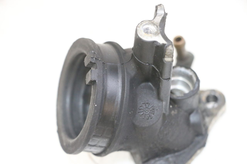 photo de TUBO DE ADMISSÃO PIAGGIO MP3 LT 300 (2010 - 2016) - Zoom do estado de desgaste