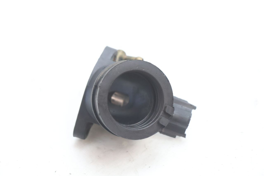 photo de TUBO DE ADMISSÃO PIAGGIO MP3 LT 300 (2010 - 2016) - Vista geral