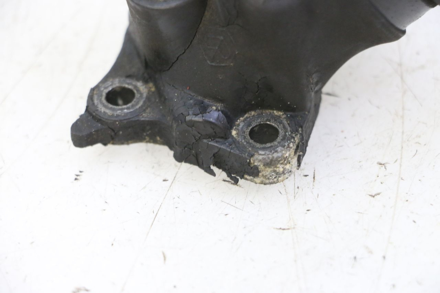 photo de TUBO DE ADMISSÃO PIAGGIO MP3 RL 250 (2006 - 2010) - Pontos de fixação