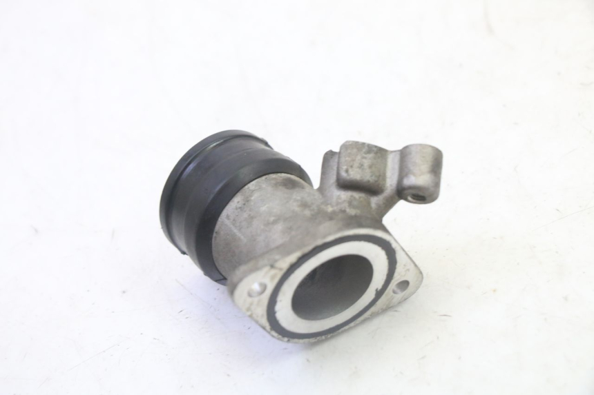 photo de TUBO DE ADMISSÃO PEUGEOT SATELIS 125 (2013 - 2018) - Zoom do estado de desgaste