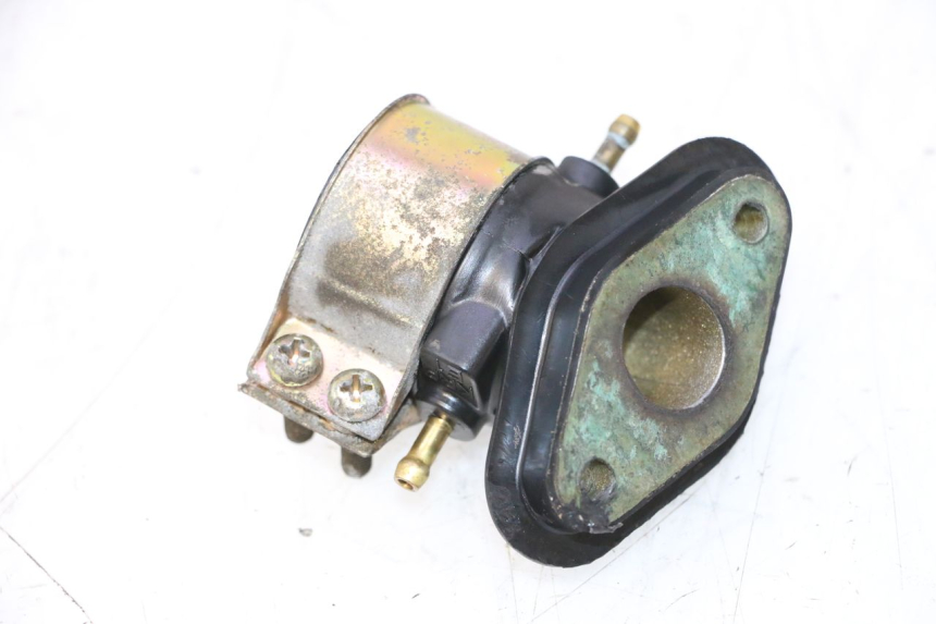 photo de TUBO DE ADMISSÃO HONDA SCV LEAD 100 (2003 - 2007) - Zoom do estado de desgaste