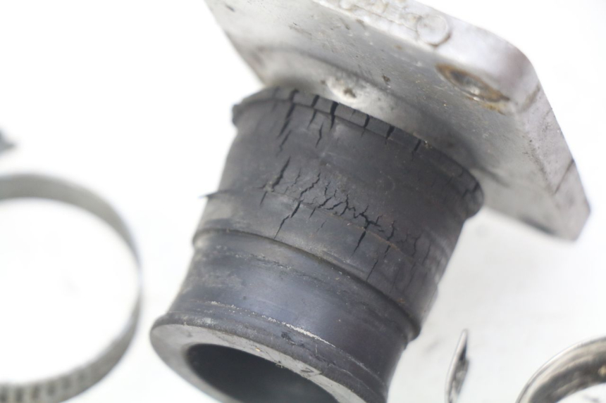 photo de TUBO DE ADMISSÃO DERBI SENDA 50 (2003 - 2005) - Zoom do estado de desgaste