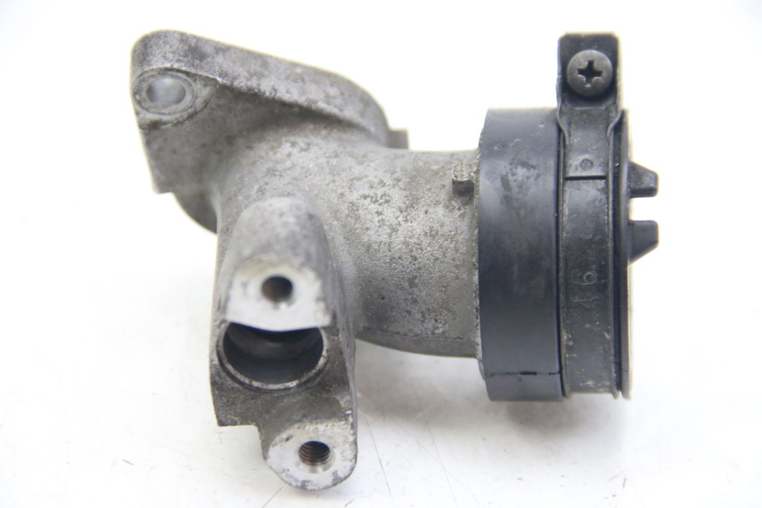 photo de TUBO DE ADMISSÃO SUZUKI SIXTEEN 125 (2008 - 2010) - Detalhe da peça