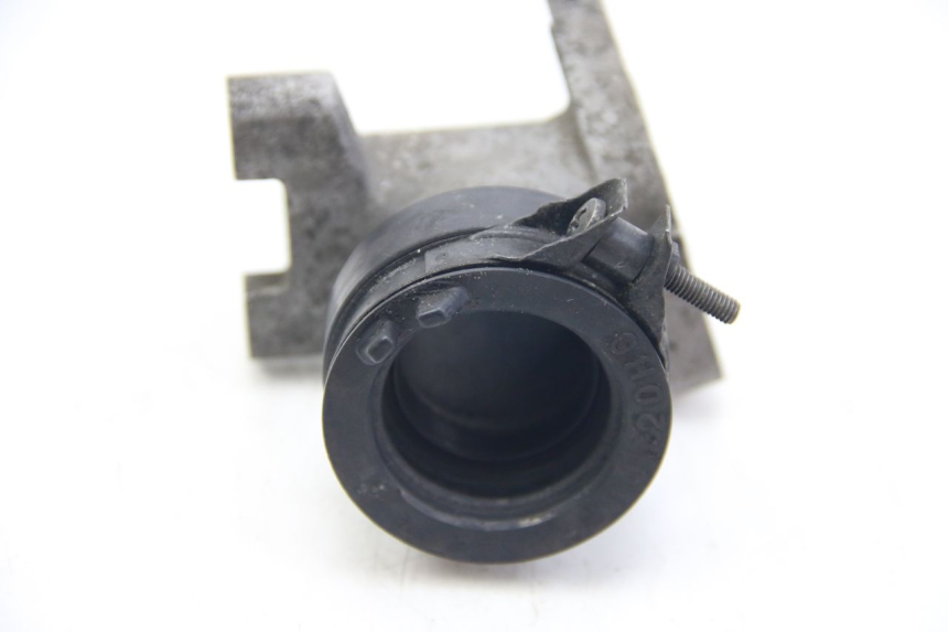 photo de TUBO DE ADMISSÃO SUZUKI SIXTEEN 125 (2008 - 2010) - Ampliação técnica