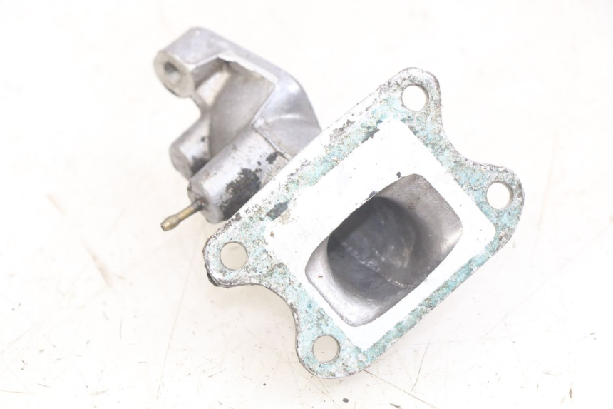 photo de TUBO DE ADMISSÃO PEUGEOT SV 125 (1991 - 1994) - Detalhe da peça