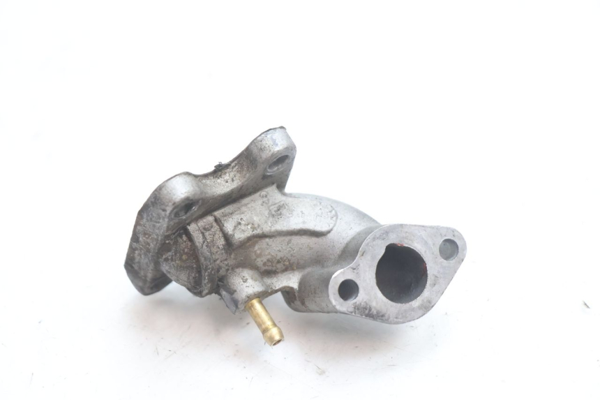 photo de TUBO DE ADMISSÃO PEUGEOT TREKKER 50 (1995 - 2004) - Outro ângulo de visão