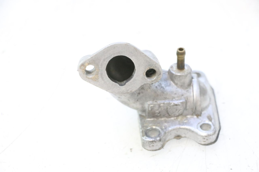 photo de TUBO DE ADMISSÃO PEUGEOT TREKKER 50 (1995 - 2004) - Detalhe da peça